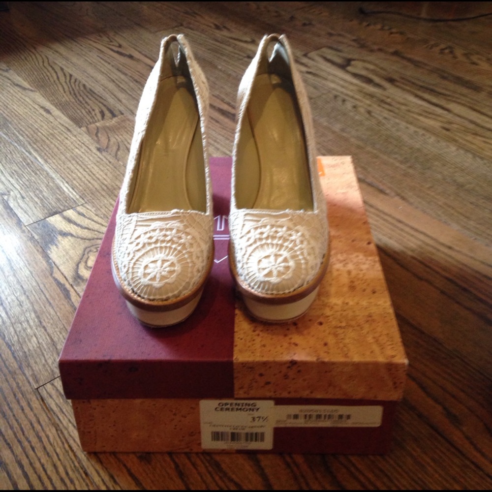 Opening ceremony macrame platform pumps