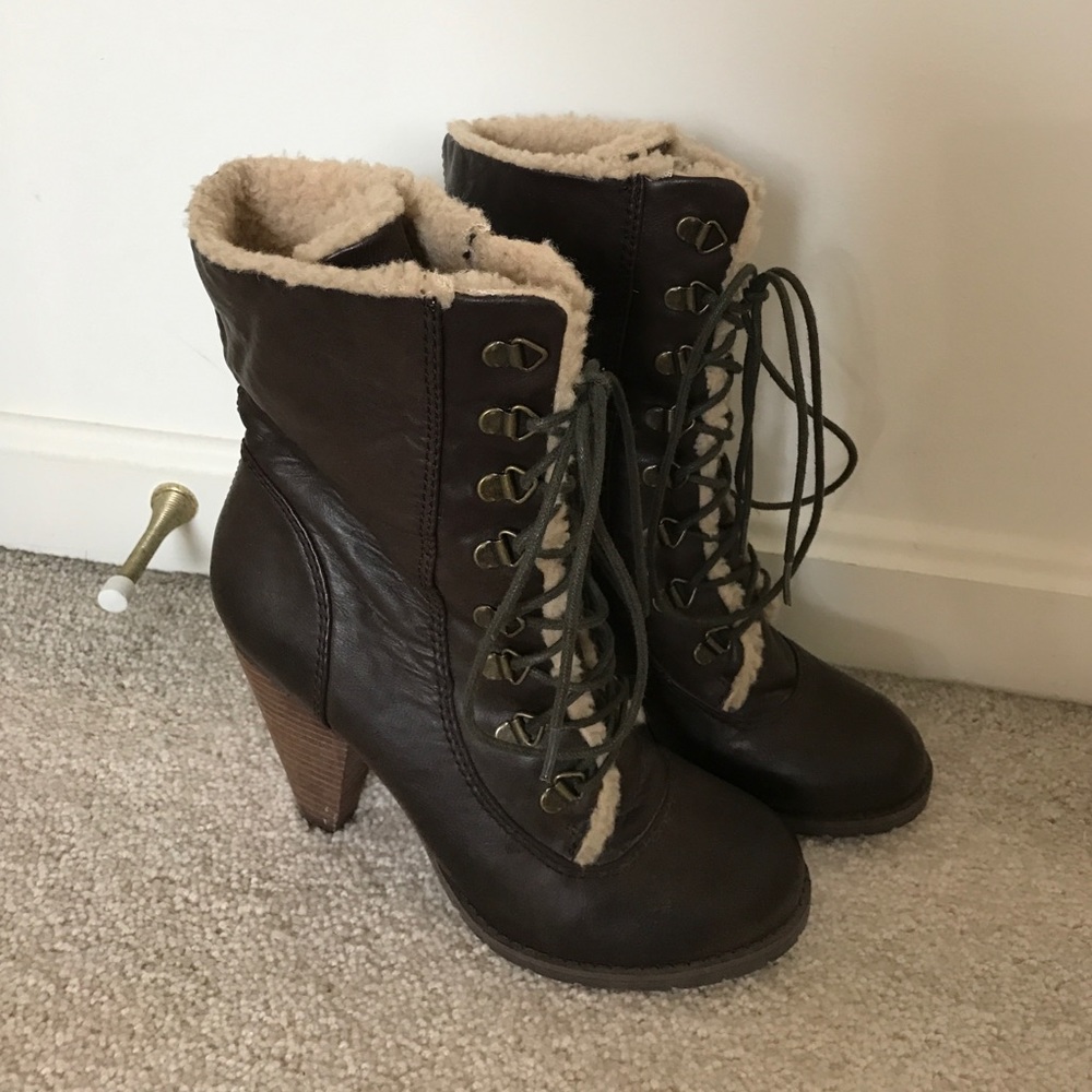 Bakers brown lace up boots with fur detail.