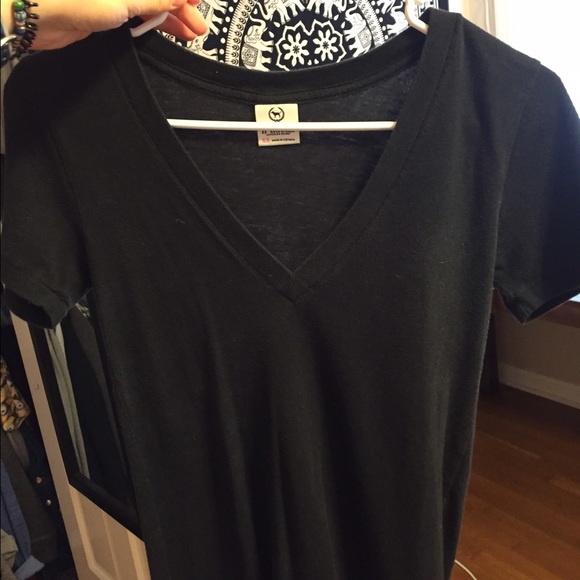 Black PINK Vneck - Picture 1 of 2