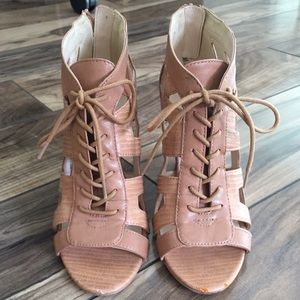 NINE WEST Lace up, camel, 2-tone suede wedges