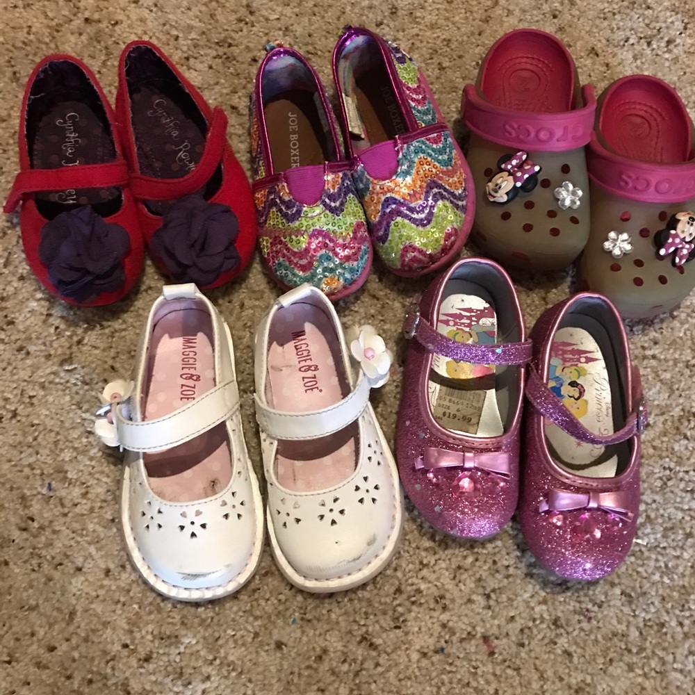 Size 6 girls shoes. Lot of 5 pairs 💕