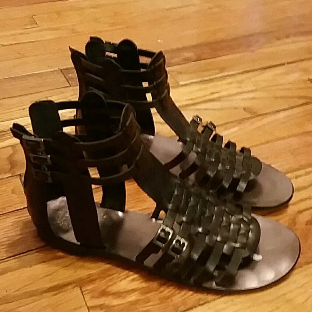 Vince Camuto Sandles