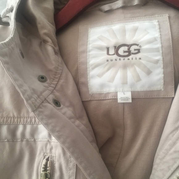 UGG Hooded Jacket  Khaki Large New - Picture 3 of 7