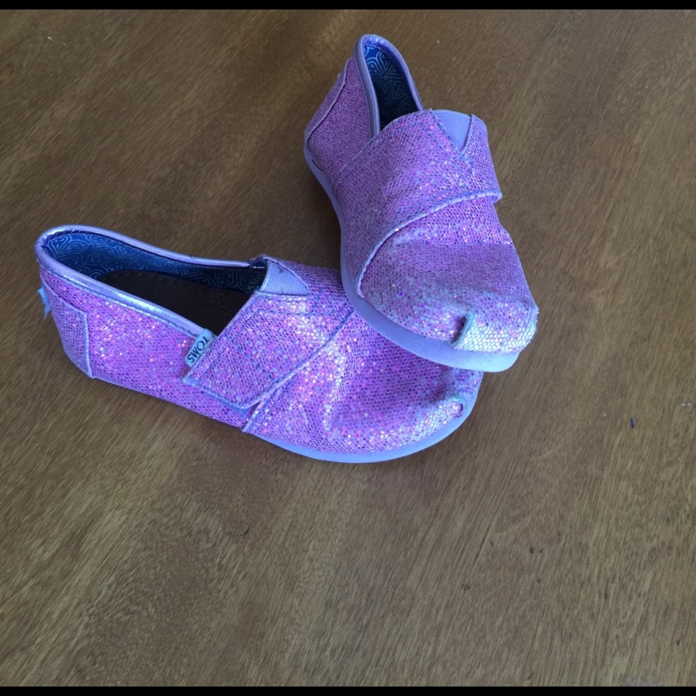 Toddler girl 'sparkly' pink Velcro TOMS size 10