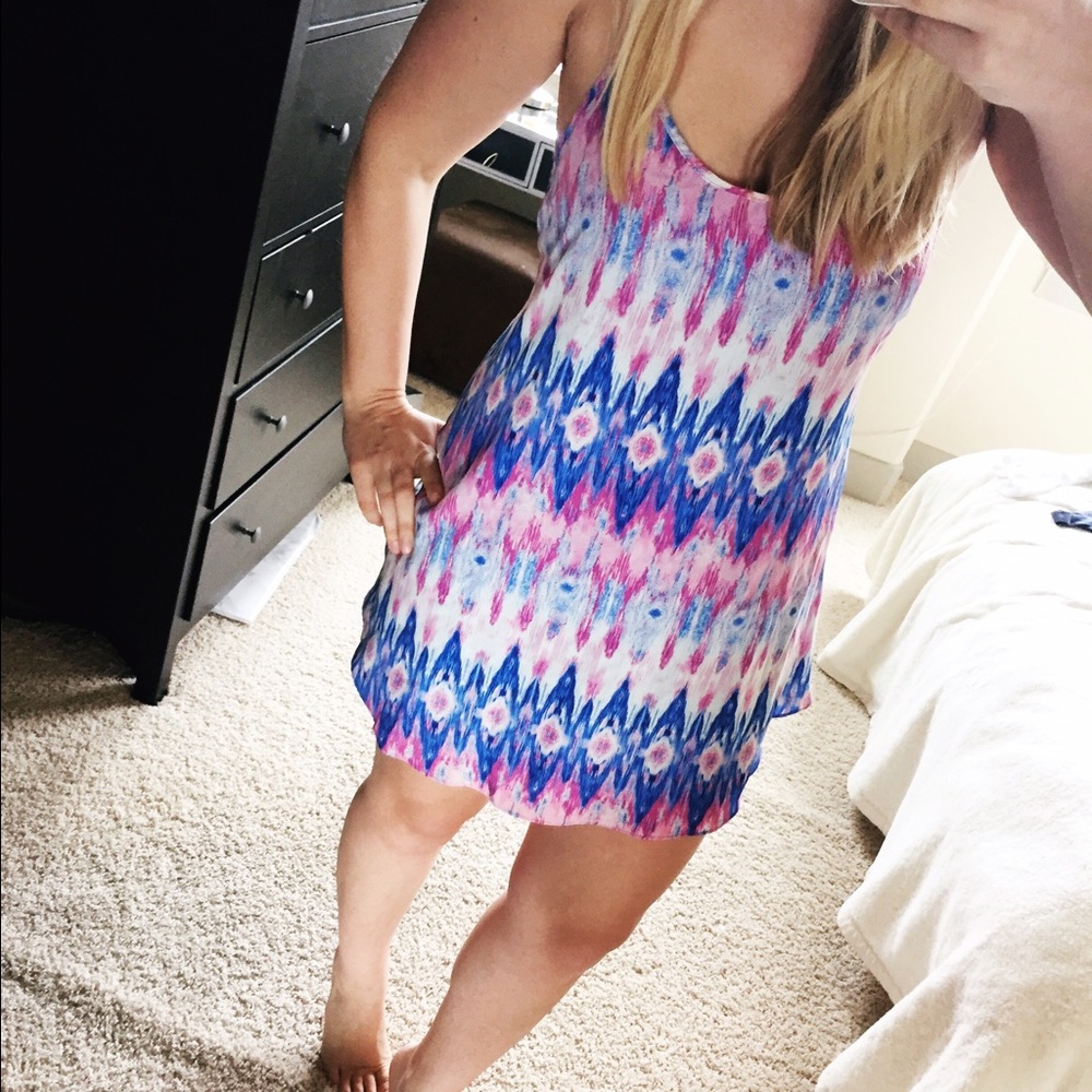 Vibrant open back/cross straps slip dress