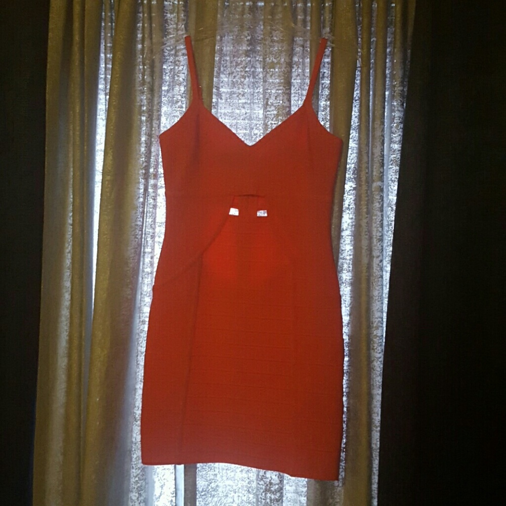 🌟1 HR SALE🌟 Gorgeous Bebe bandage mini dress