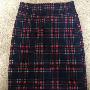 Lularoe Medium Plaid Cassie!