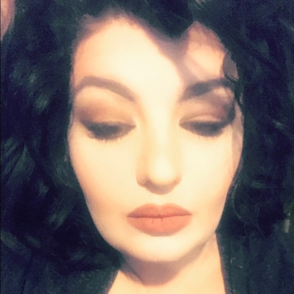 Meet your Posher, Carys