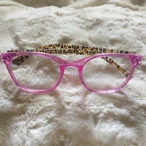 Betsey Johnson Readers🌿