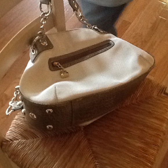 Handbag - Picture 3 of 3