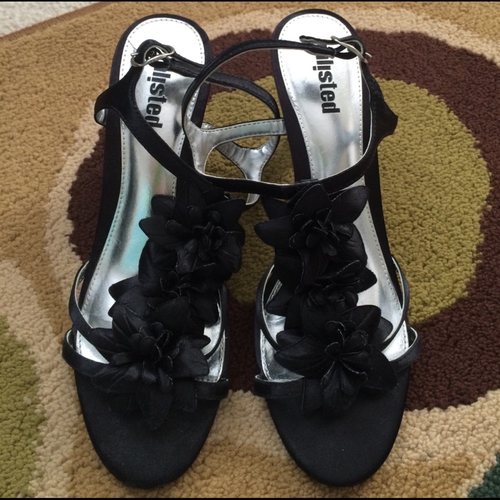 Unlisted sandals