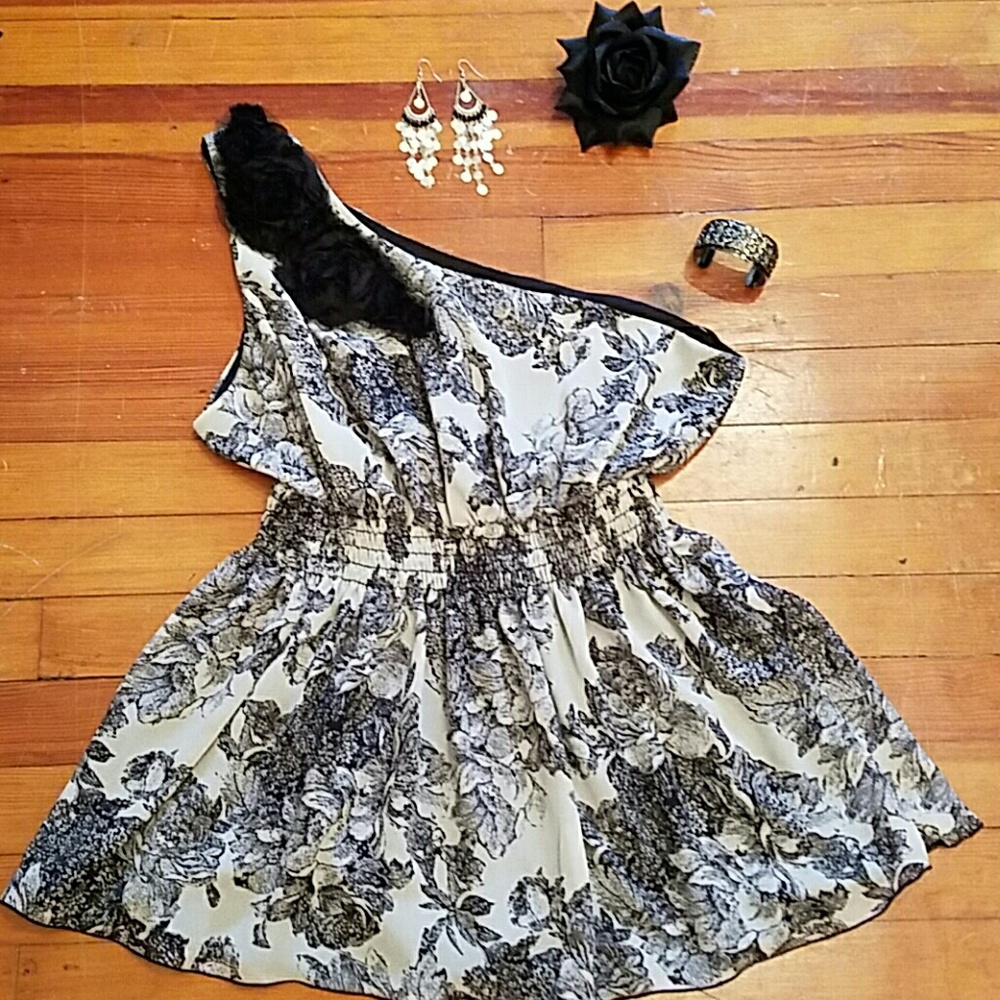 Torrid One Shoulder Floral Top