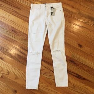 Topshop Moto Leigh White ripped skinny jeans