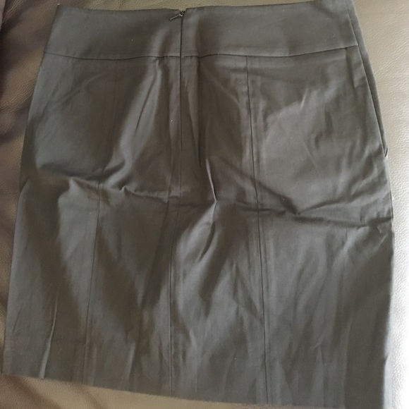 NWT Ann Taylor Black Pencil Skirt 2 Petite - Picture 2 of 4