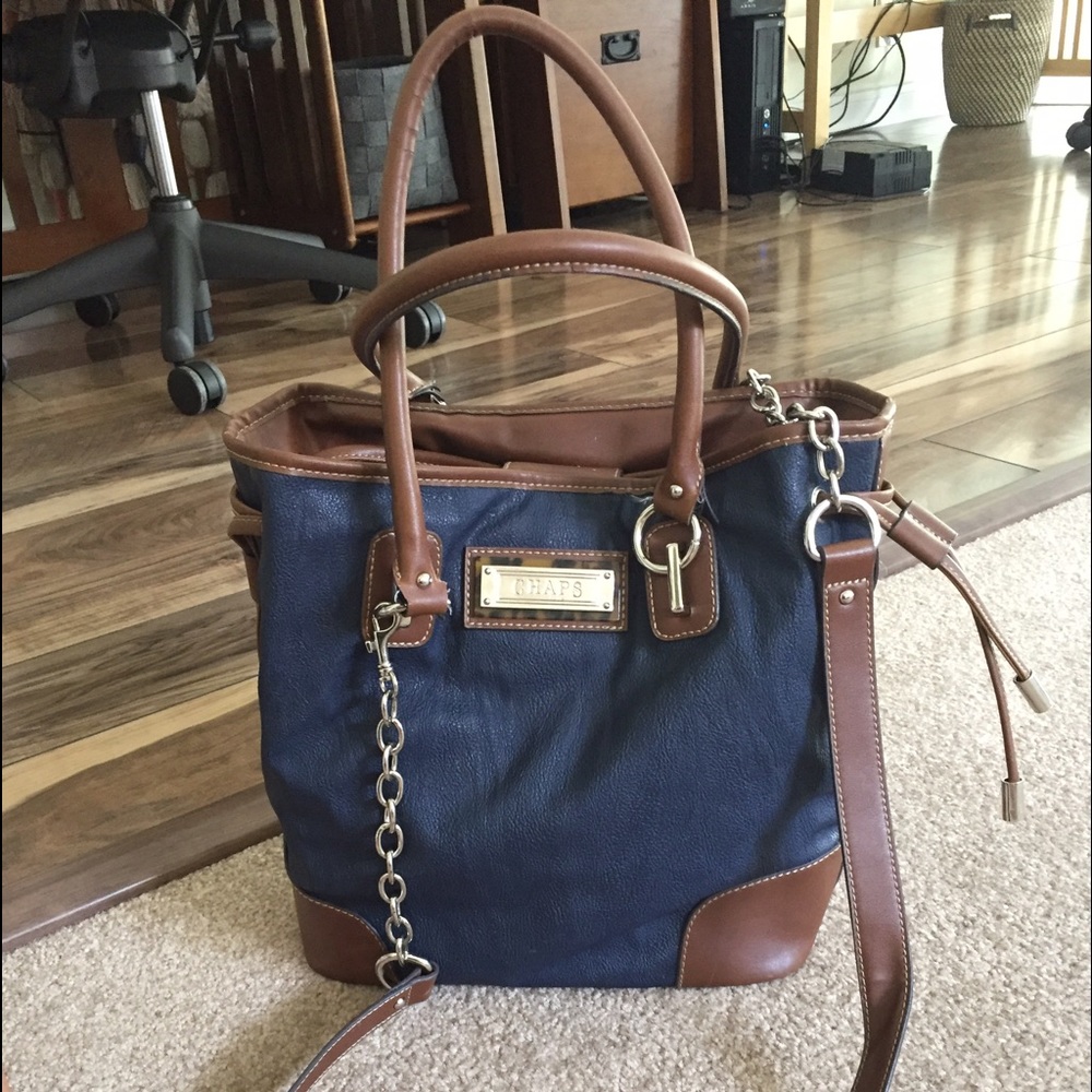 Classy Chaps bucket bag, with optional long strap