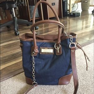 Classy Chaps bucket bag, with optional long strap