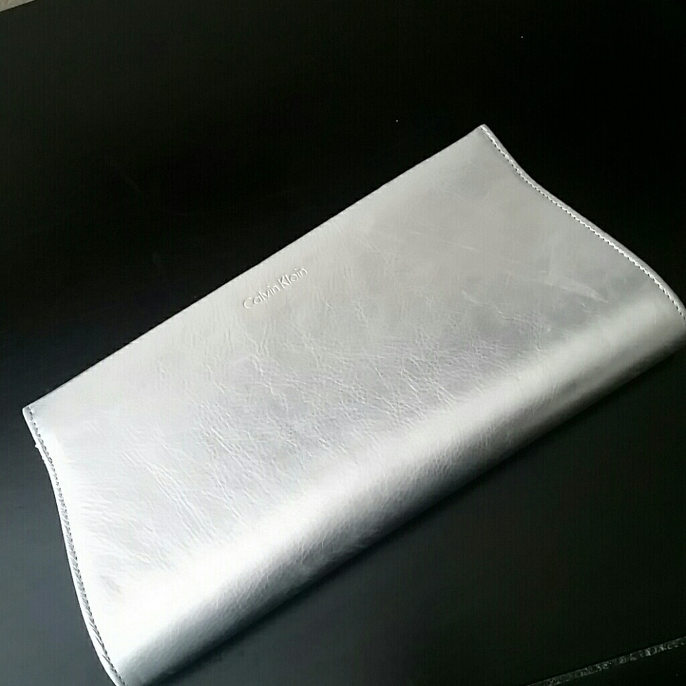 ❌SOLD❌Silver Calvin Klein Clutch
