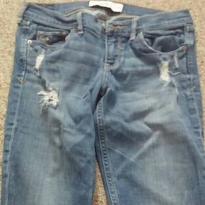 Hollister capries size 7