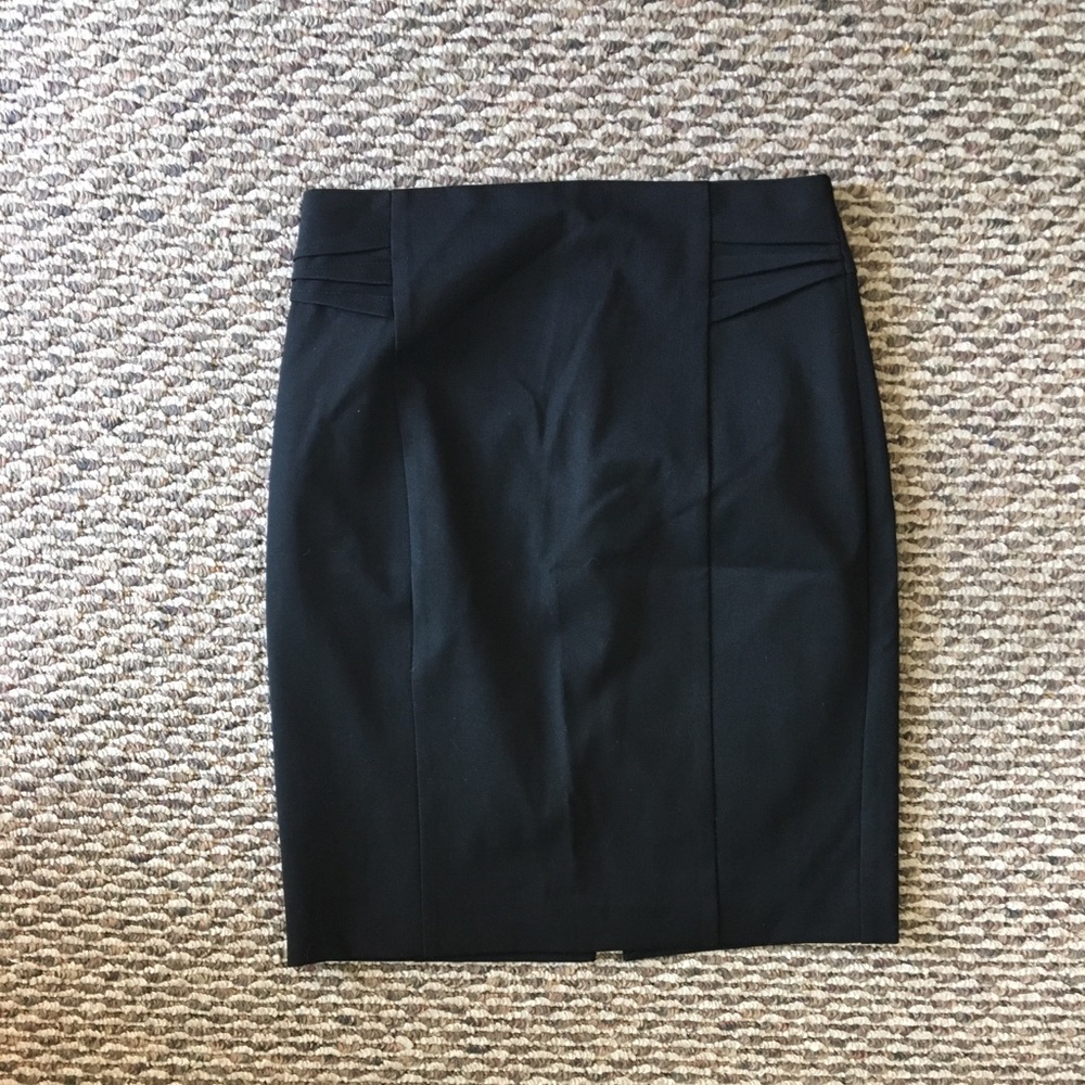 EUC Express Black Pencil Skirt Size 4