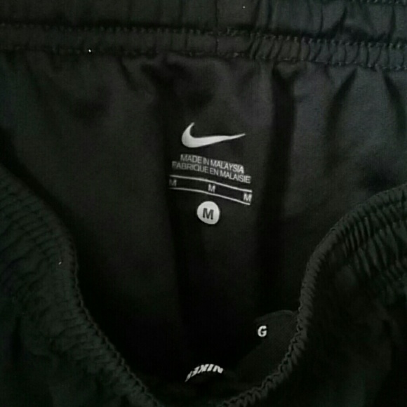 Nike shorts - Picture 2 of 2