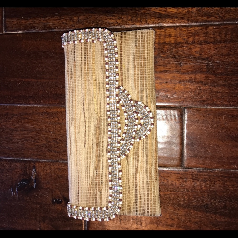 Woven clutch