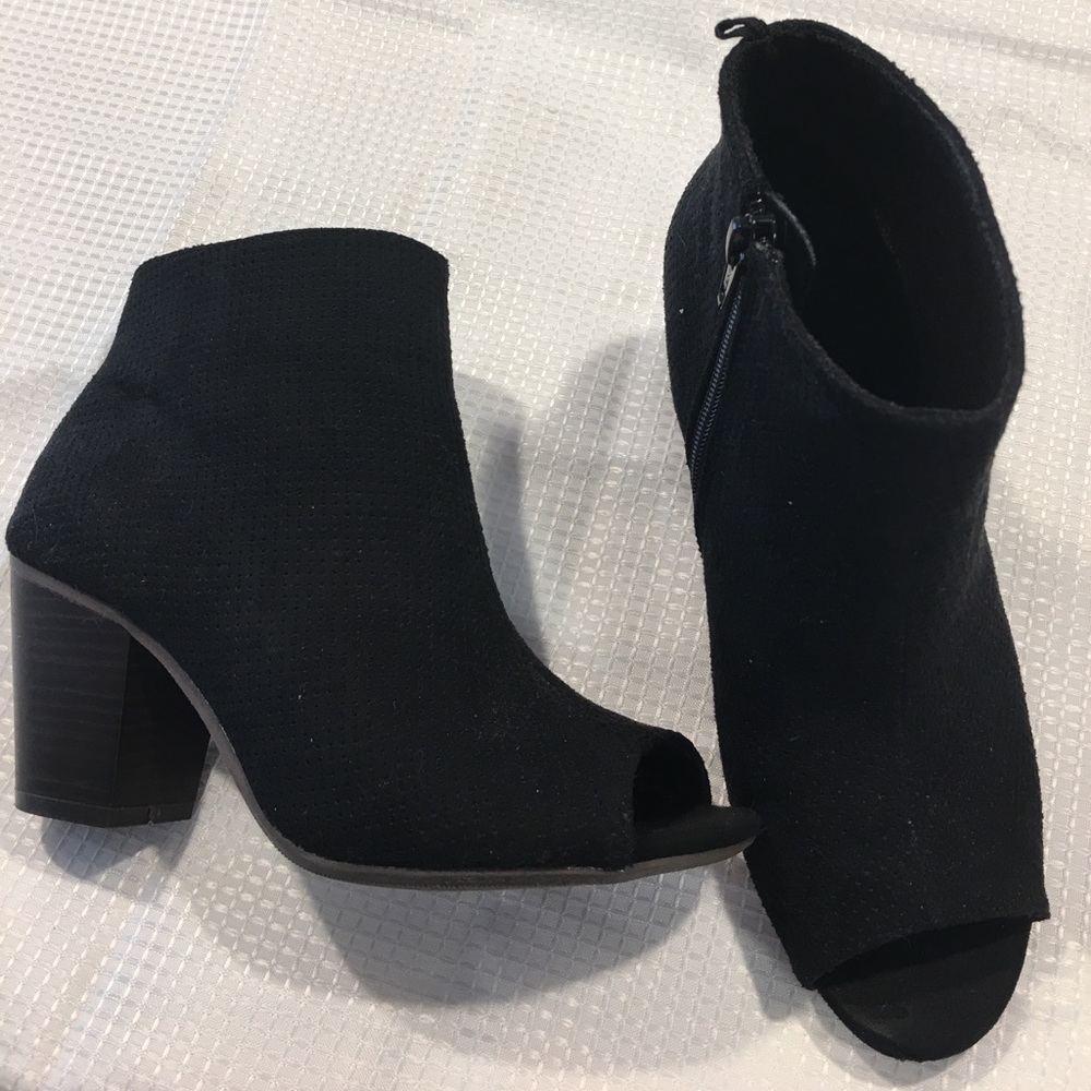 Peep toe Black Booties Size 6