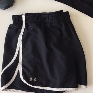 Under Armour Heat Gear running shorts Size M