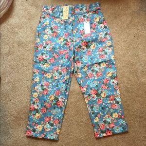 Vintage like capri pants by Lindy Bop