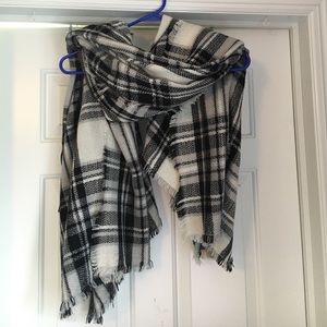 BRAND NEW Mod Cloth blanket scarf