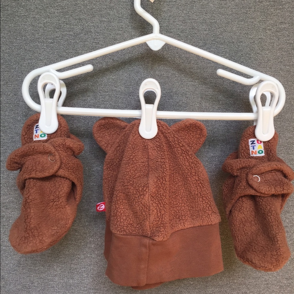 Zutano fleece bear hat & booties, Sz. 12-18 months
