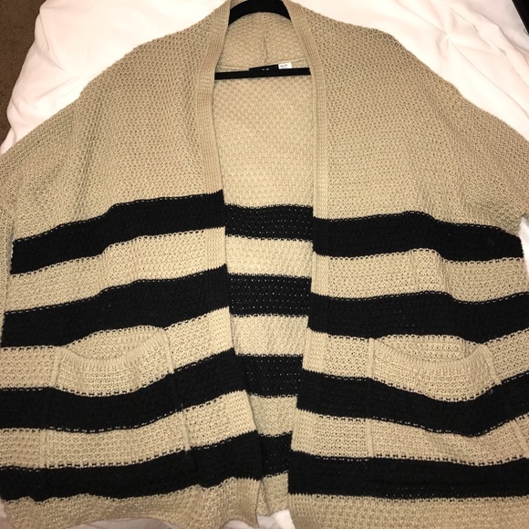 Urban Outfitter Cardigan - Picture 1 of 3