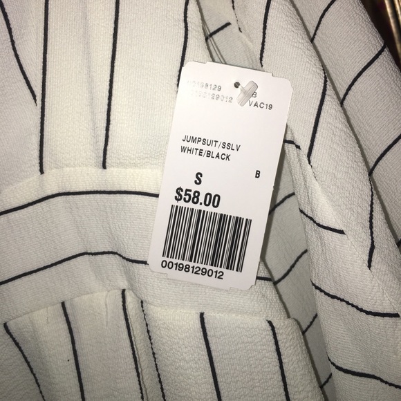 Reverse black and white striped romper - Picture 4 of 5