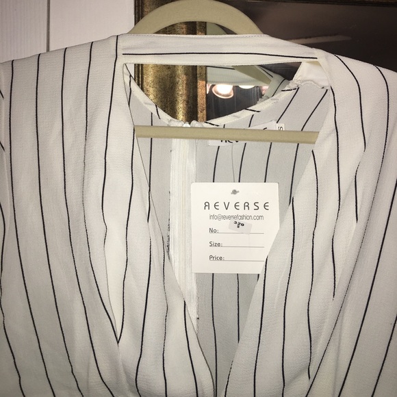 Reverse black and white striped romper - Picture 5 of 5