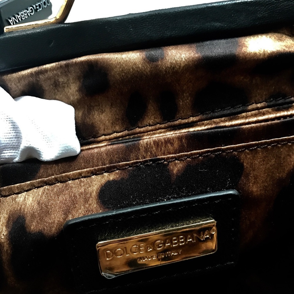 Auth limited edition Dolce&Gabbana clutch $2400 - Picture 8 of 8