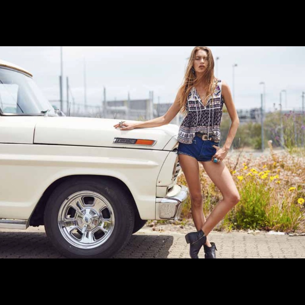 BRAND NEW with tags !  Boho sleeveless shirt