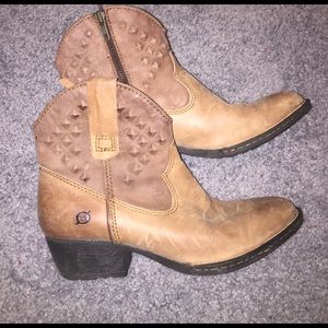 Born brown ankle cowboy boots