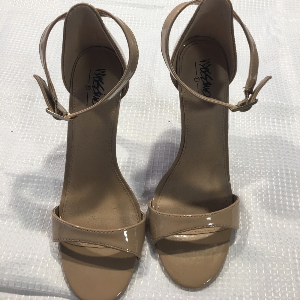 Perfect Nude Sandals! Size6