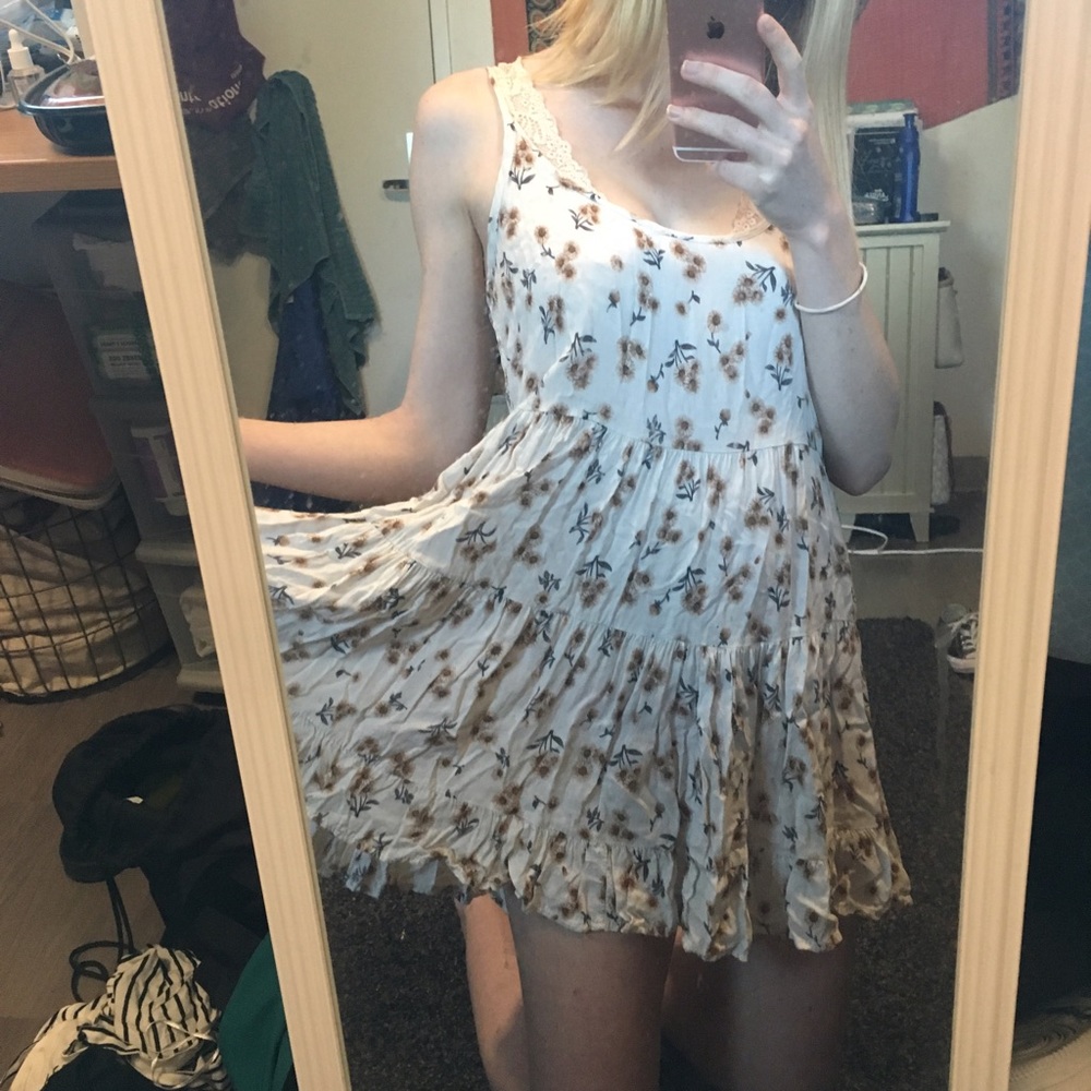 Brandy Melville Sunflower Jada