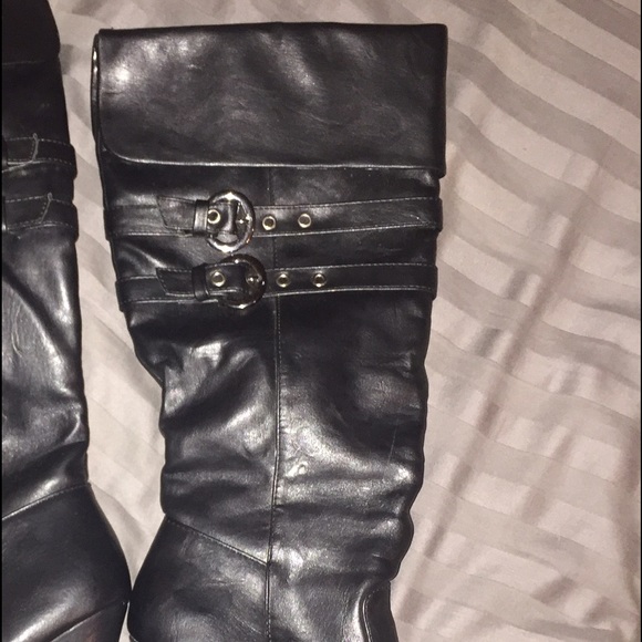 Cute leather heeled boots! - Picture 4 of 4
