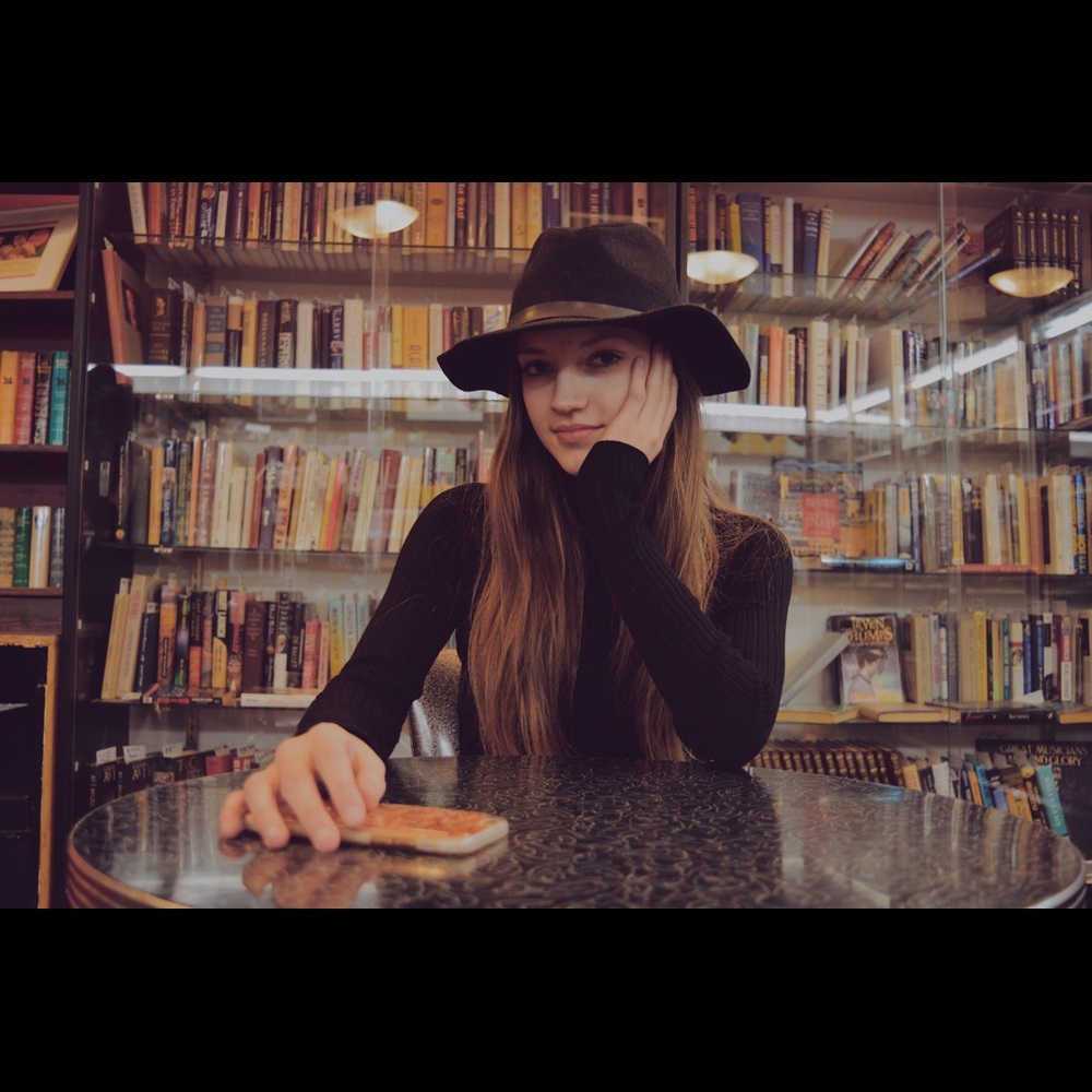 Meet your Posher, Lauren