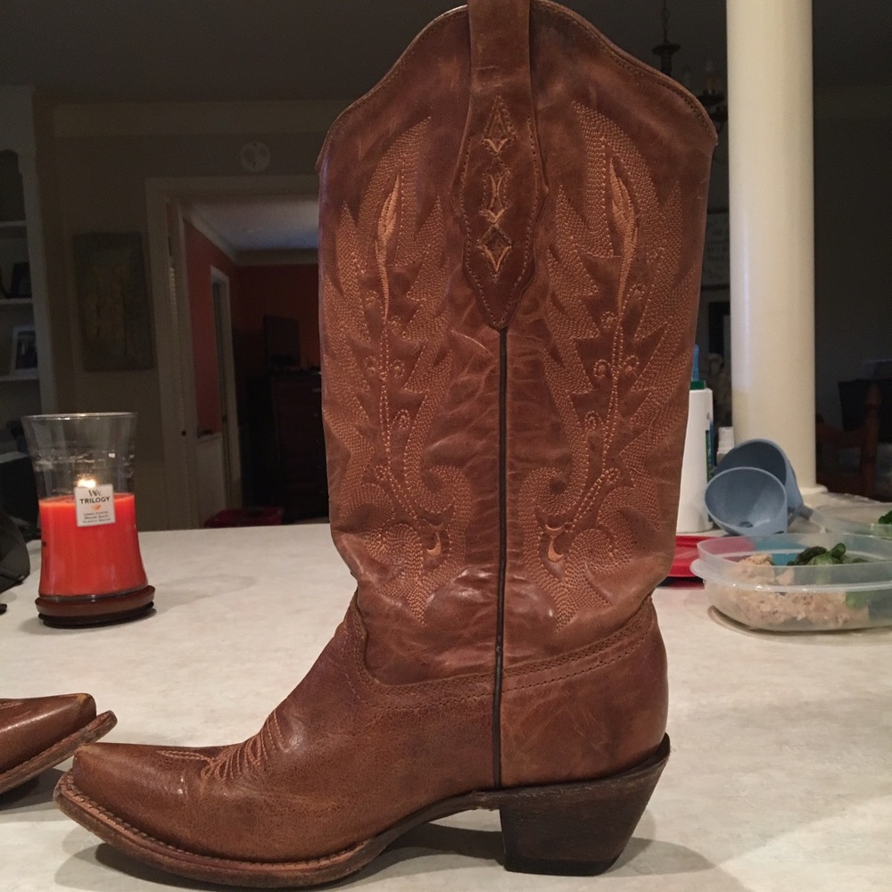 Women's Corral vintage boots!