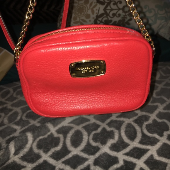 Michael Kors small purse - Picture 2 of 5