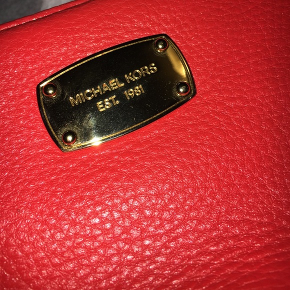 Michael Kors small purse - Picture 3 of 5