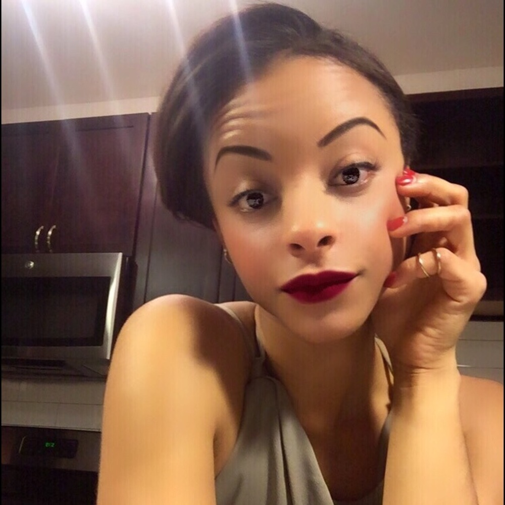 Meet your Posher, Tiara