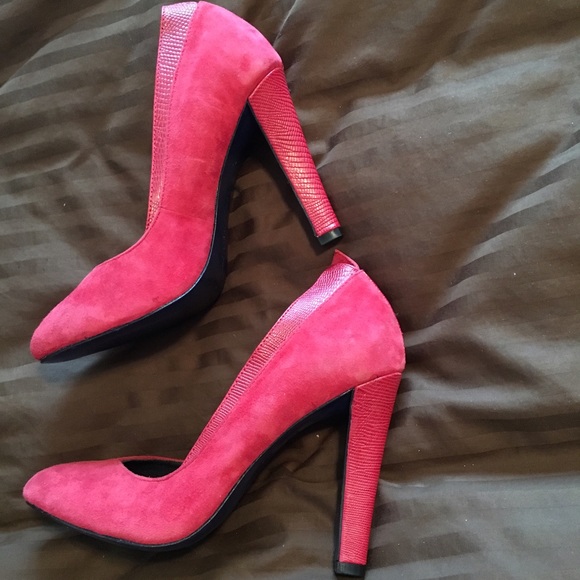 BUNDLED! Rebecca Minkoff Suede Lizard Pumps NWOB - Picture 4 of 7