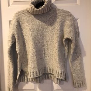 VINCE CASHMERE TURTLENECK