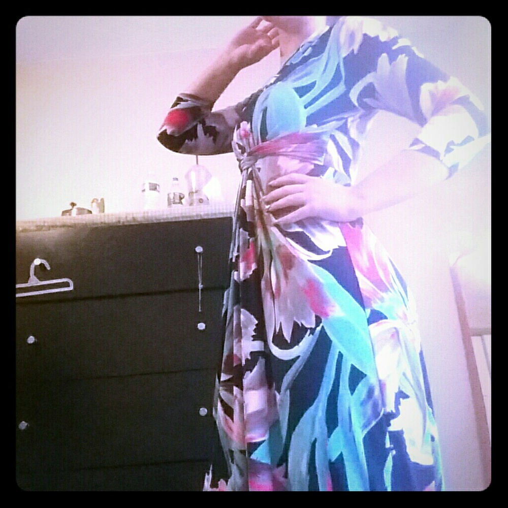 BEAUTIFUL BNWOT DRESS