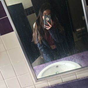 Meet your Posher, Claudia