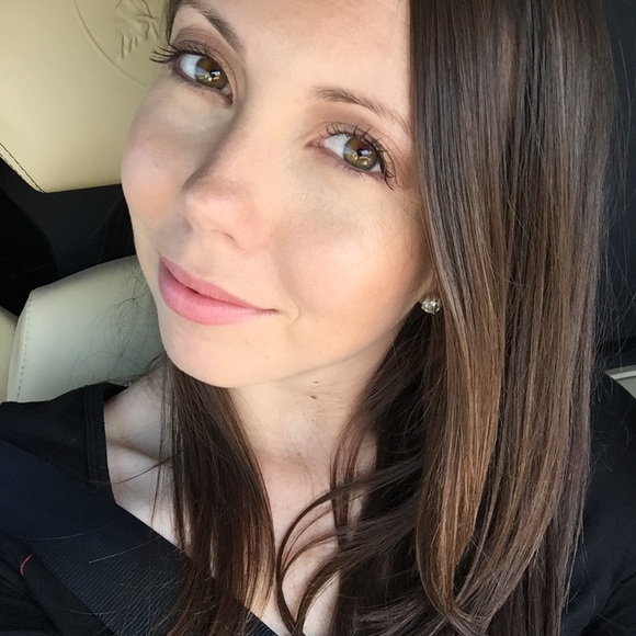 Meet your Posher, Stephanie - Picture 1 of 1