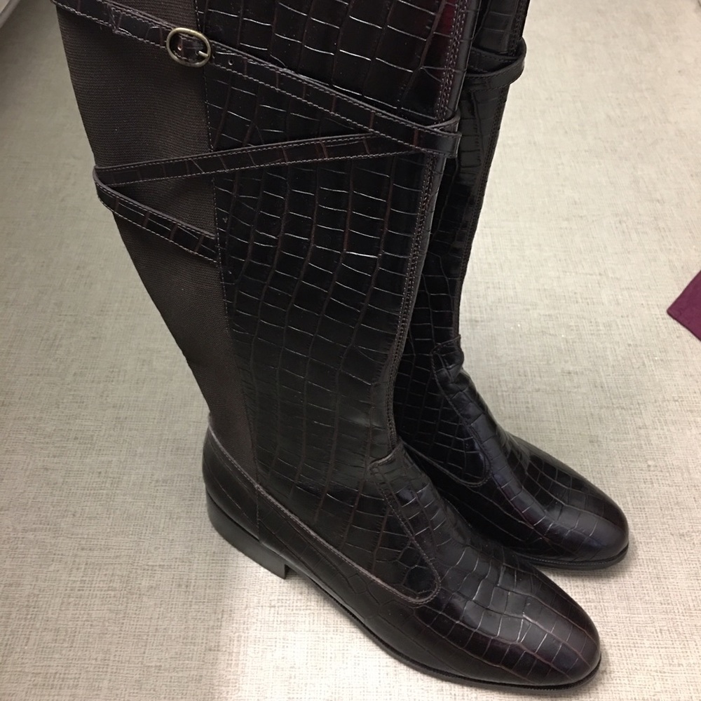 Brown crocodile detail boots